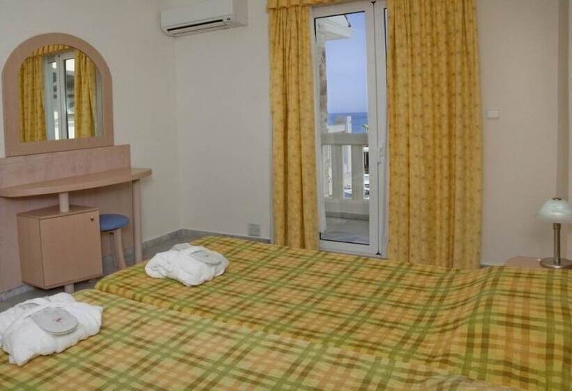 غرفة قياسية, Jo An Beach