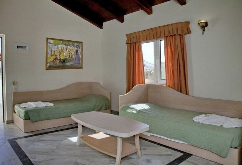 غرفة قياسية, Jo An Beach