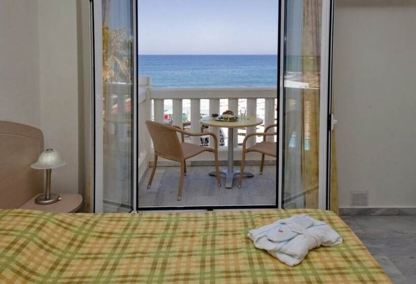 غرفة قياسية, Jo An Beach