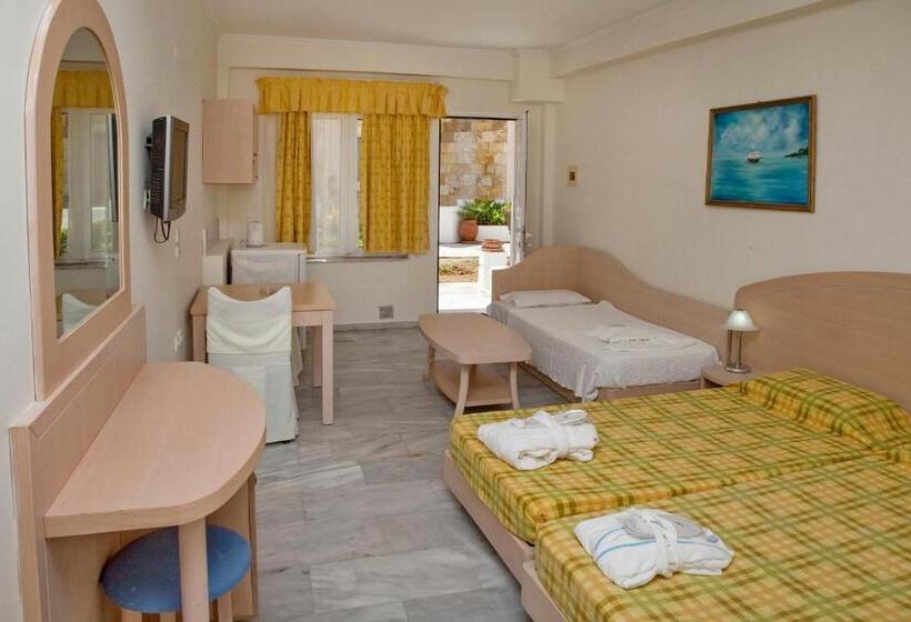 غرفة قياسية, Jo An Beach