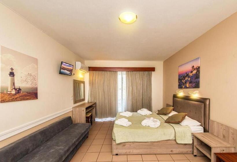 غرفة قياسية, Jo An Beach