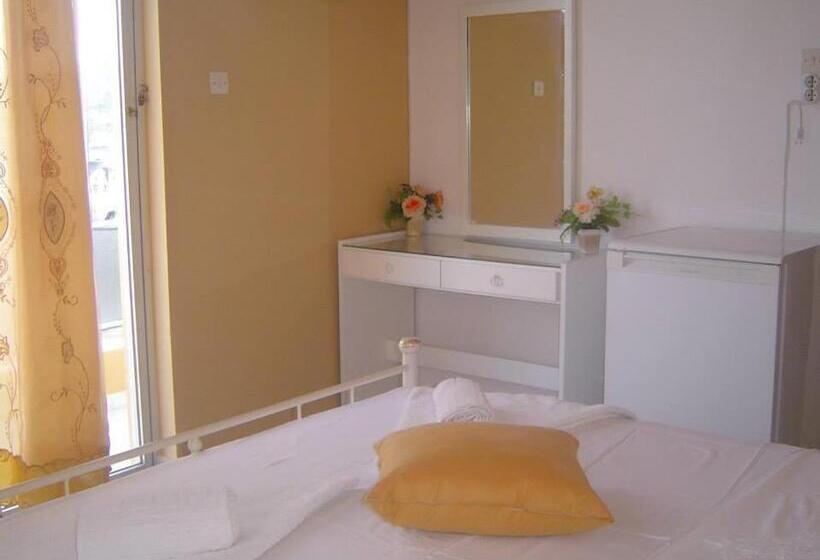 اتاق استاندارد سه نفره, Liberty 1