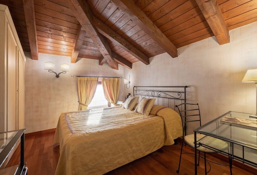 اتاق اکونومی, Marco Polo