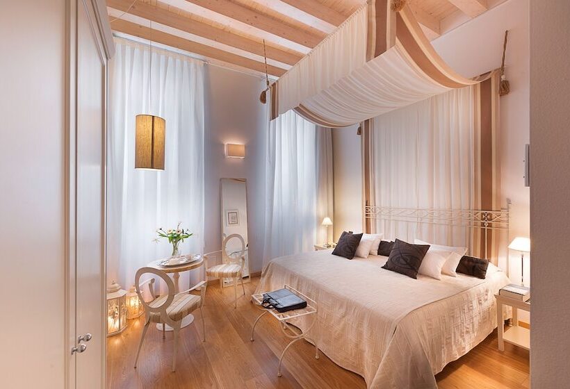 اتاق اکونومی, Marco Polo