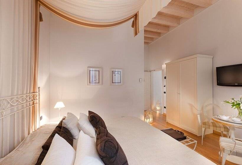 اتاق اکونومی, Marco Polo