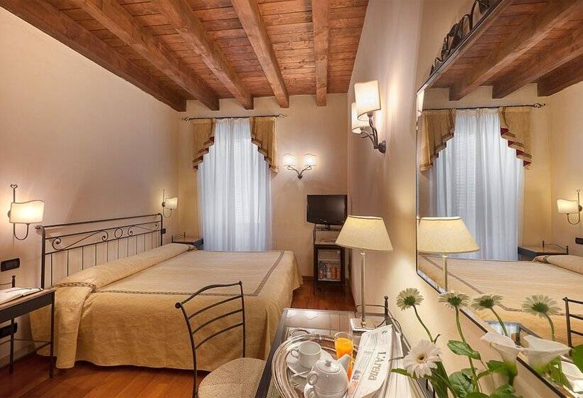 اتاق اکونومی, Marco Polo