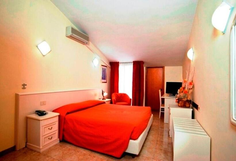 标准间, Massimino