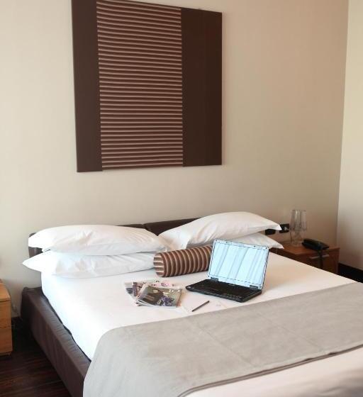 חדר סטנדרט, Onem