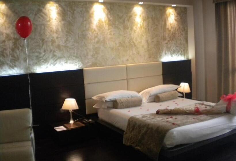 סוויטת ג'וניור, Onem