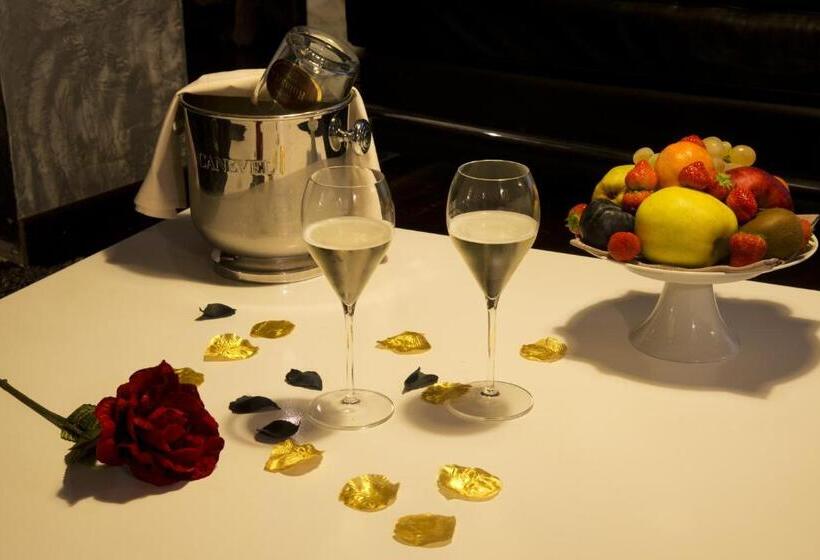 סוויטת ג'וניור, Onem