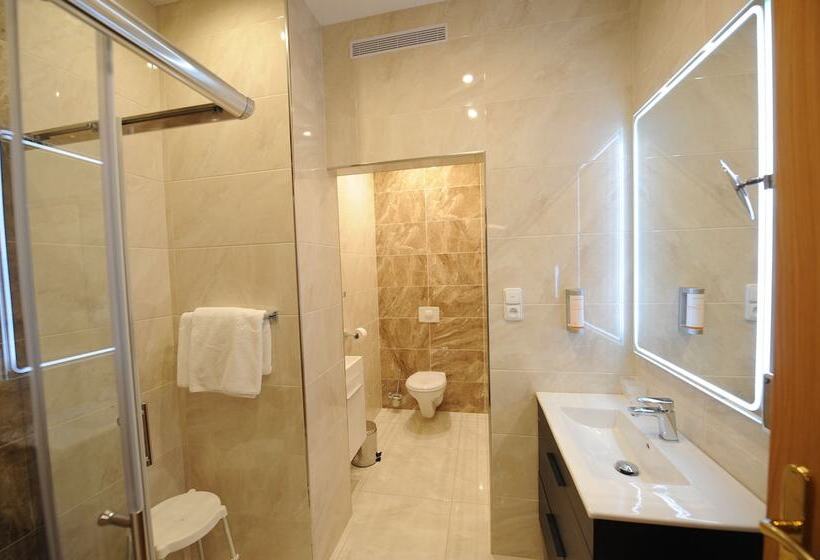 غرفة ديلوكس, Prince De Ligne