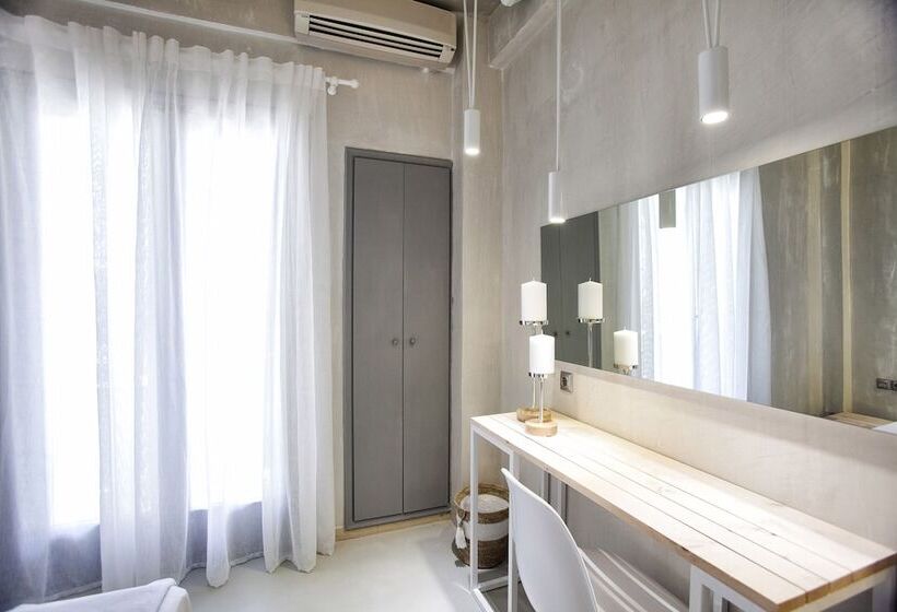 컴포트 룸, Privee Santorini