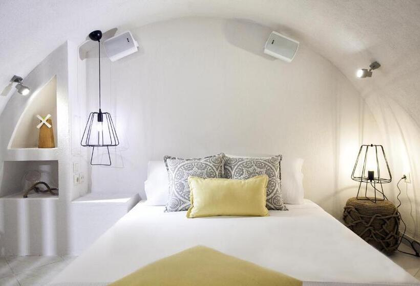 스탠다드 스튜디오, Privee Santorini