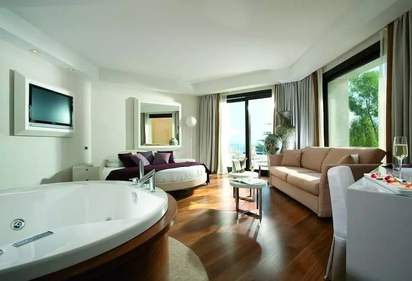 سوییت با چشم‌انداز دریا, Relais Paradiso