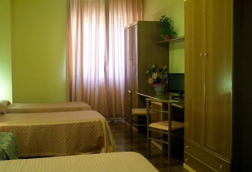 اتاق استاندارد چهار تخته, Ristorante Belvedere