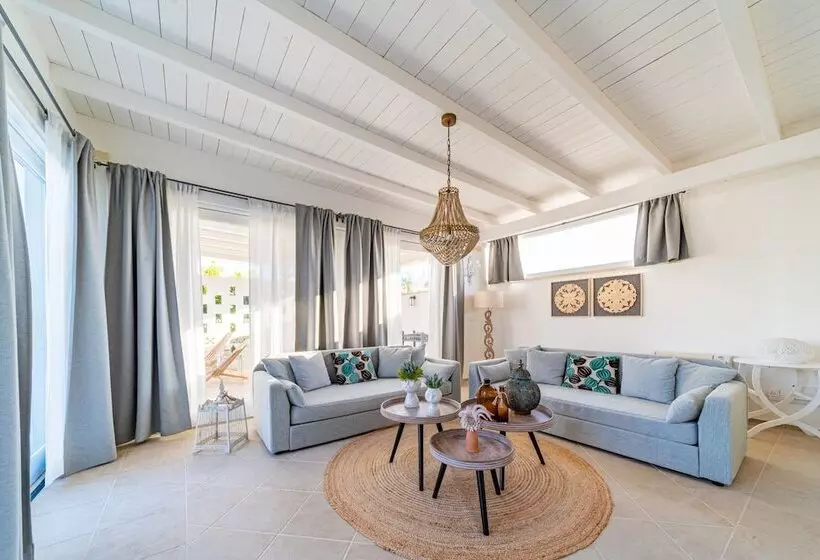 Suite with Pool, Tenuta Centoporte