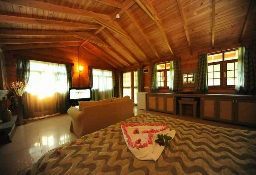 Бунгало Deluxe, The Bay Beach Club