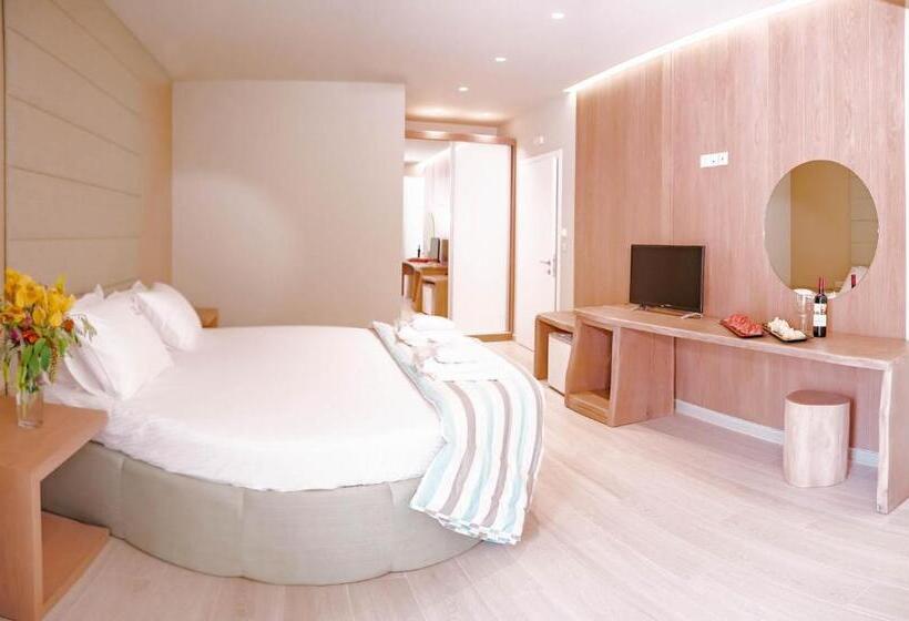 Трехместный Номер Superior, Tresor Sousouras