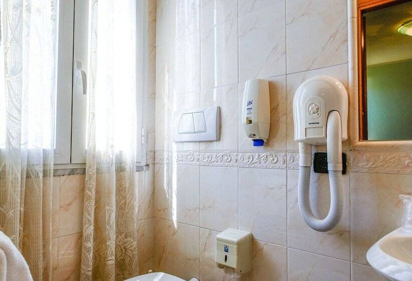 Семейный Номер, Villa Adriana