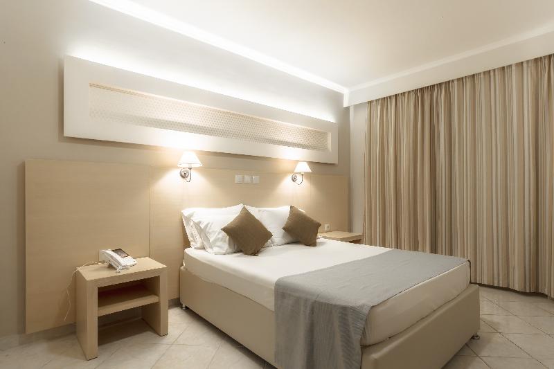 اتاق خانوادگی, Karras