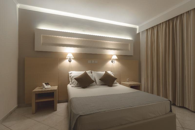 اتاق خانوادگی, Karras