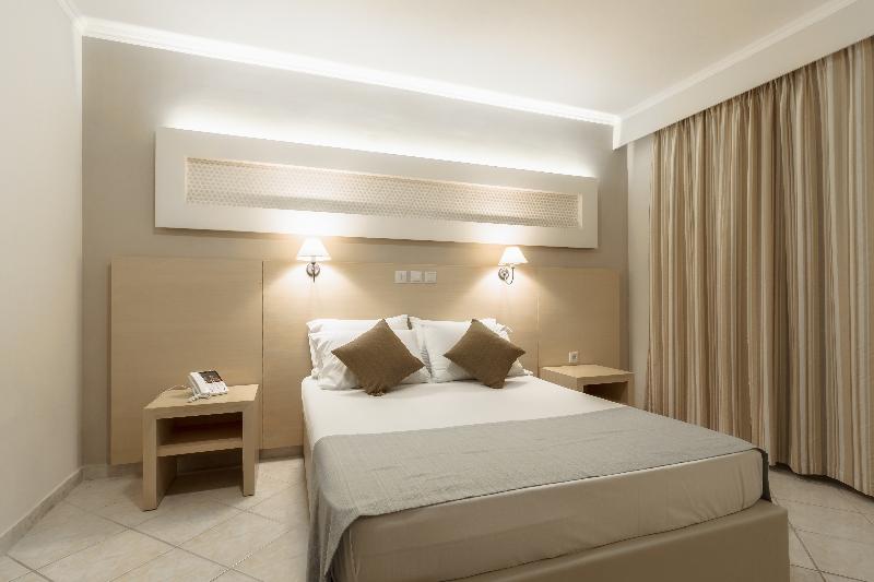 اتاق خانوادگی, Karras