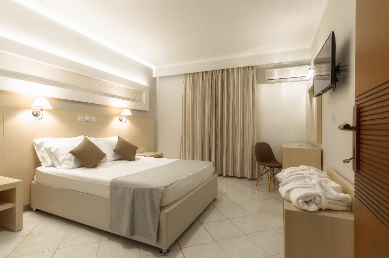 اتاق خانوادگی, Karras