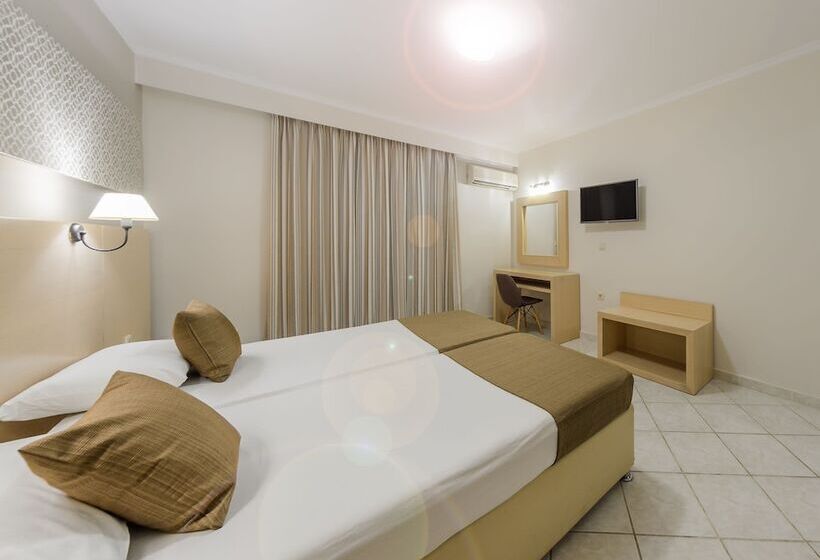 اتاق خانوادگی, Karras