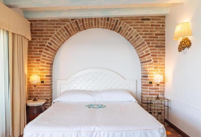 חדר דלוקס לשלושה עם נו לים, La Bitta   Bovis Hotels