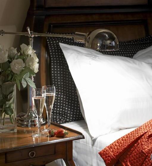 اتاق لوکس, Aegli Arachova