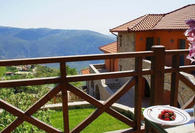 سوییت جونیور, Aegli Arachova