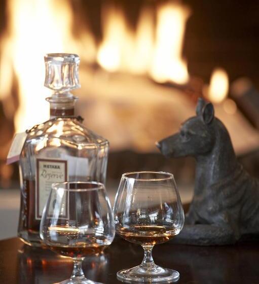 سوییت اجرایی, Aegli Arachova