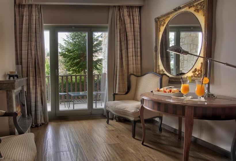 سوییت اجرایی, Aegli Arachova