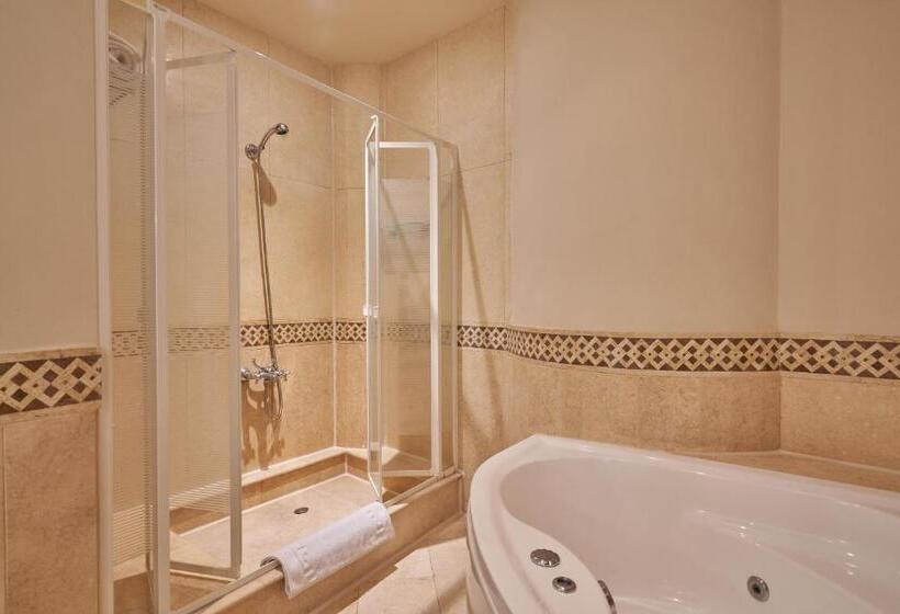 سوییت اجرایی, The Bayview Taba Heights Resort