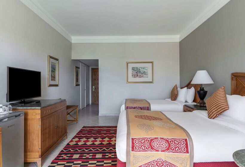 اتاق استاندارد با چشم‌انداز دریا, The Bayview Taba Heights Resort