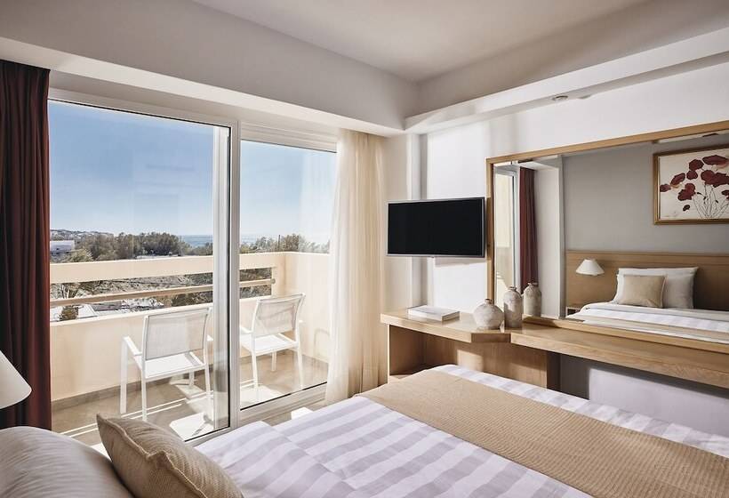 اتاق اساندارد با چشم‌انداز جانبی به دریا, Tylissos Beach Hotel   Adults Only