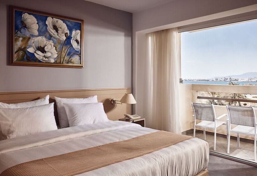 اتاق اساندارد با چشم‌انداز جانبی به دریا, Tylissos Beach Hotel   Adults Only