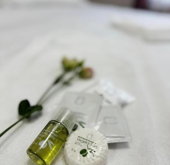 اتاق لوکس, Carpathian Newstar