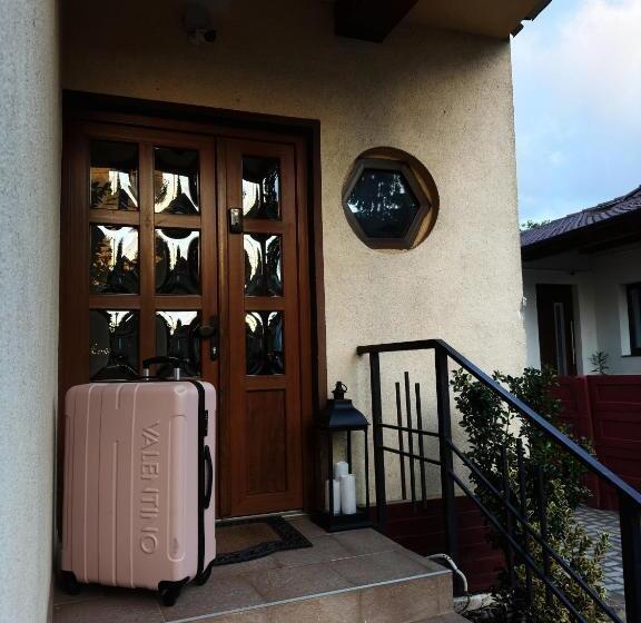 آپارتمان 2 خوابه, Carpathian Newstar