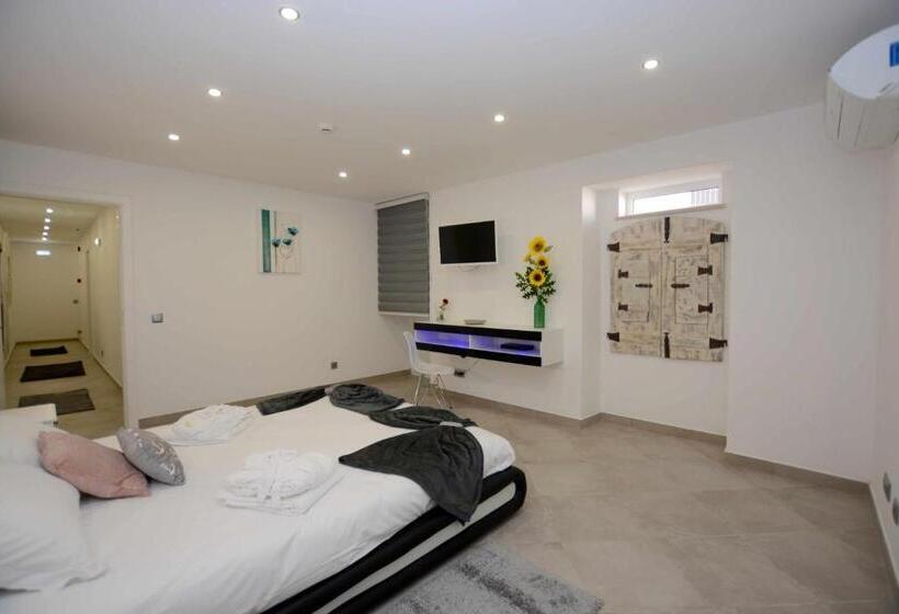 سوئیت 2 خوابه, Carvoeiro B&b And Spa