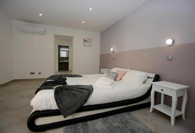 سوئیت 2 خوابه, Carvoeiro B&b And Spa