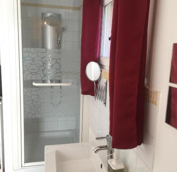 スタンダードルーム, Chambre D'hotes Les Cigales