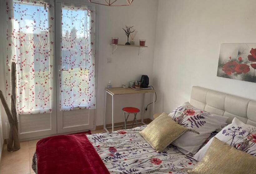 スタンダードルーム, Chambre D'hotes Les Cigales