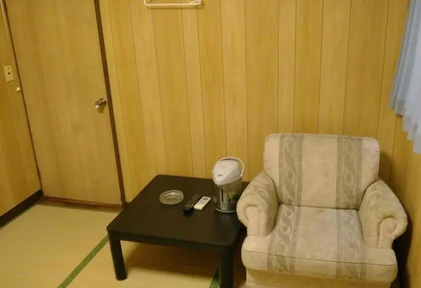 バス共有のスタンダードルーム, Minshuku Takahashi Kashibuneten