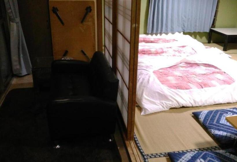 اتاق خانوادگی با سرویس بهداشتی مشترک, Minshuku Takahashi Kashibuneten