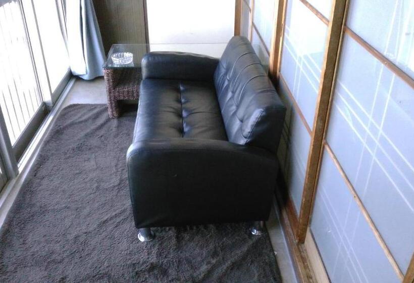 اتاق خانوادگی با سرویس بهداشتی مشترک, Minshuku Takahashi Kashibuneten