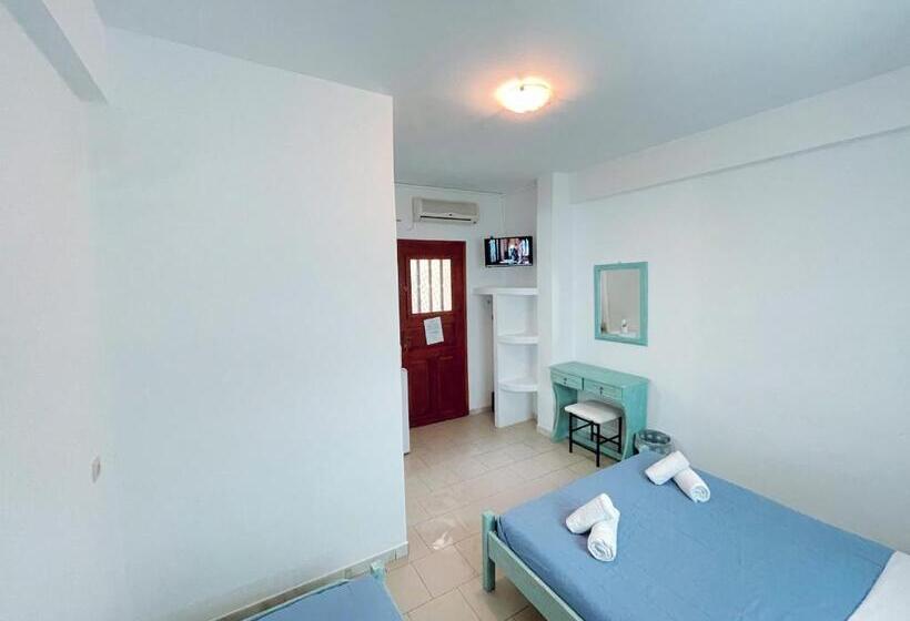 اتاق راحتی سه تخته, Villa Dima