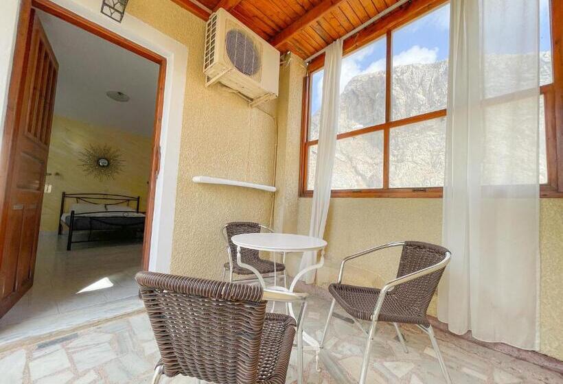 Estudio Familiar, Villa Dima