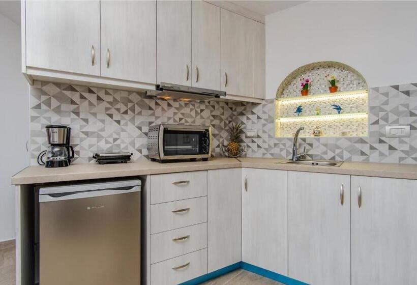 带海景的复工套房, Adamantios Villas & Suites