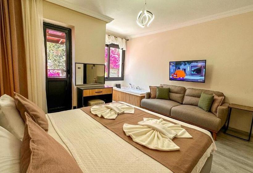 Номер Стандарт Трехместный, Mykonut Boutique Suites